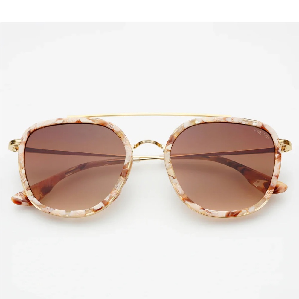 FREYRS EYEWEAR Weston Sunglasses in Pink Pearl/Brown